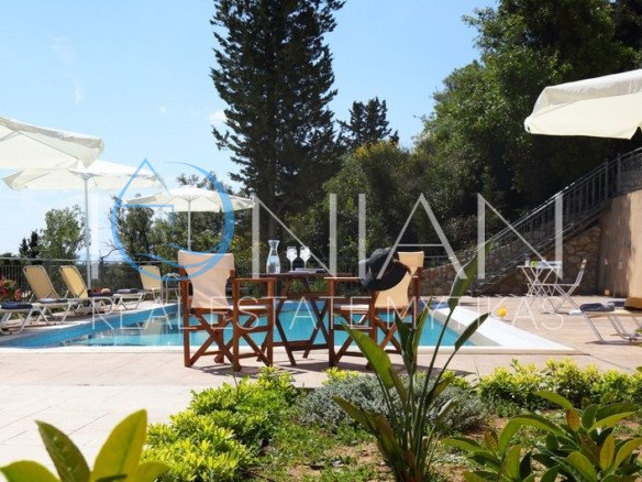Πωλούνται 6 βίλες στη Λευκάδα