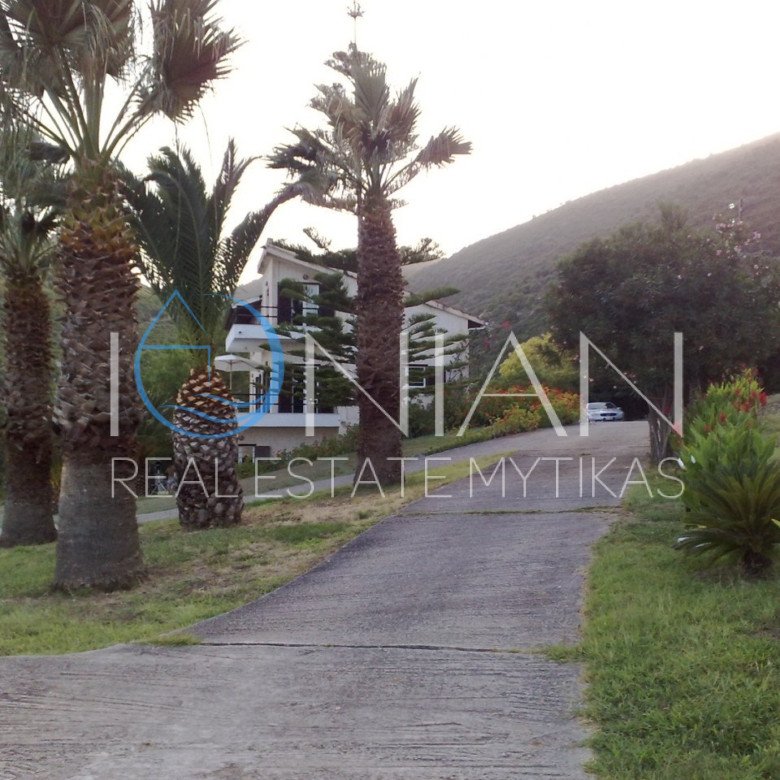 Πωλείται βίλα στην Πογωνιά (Παλαίρου) Αιτωλ/νίας