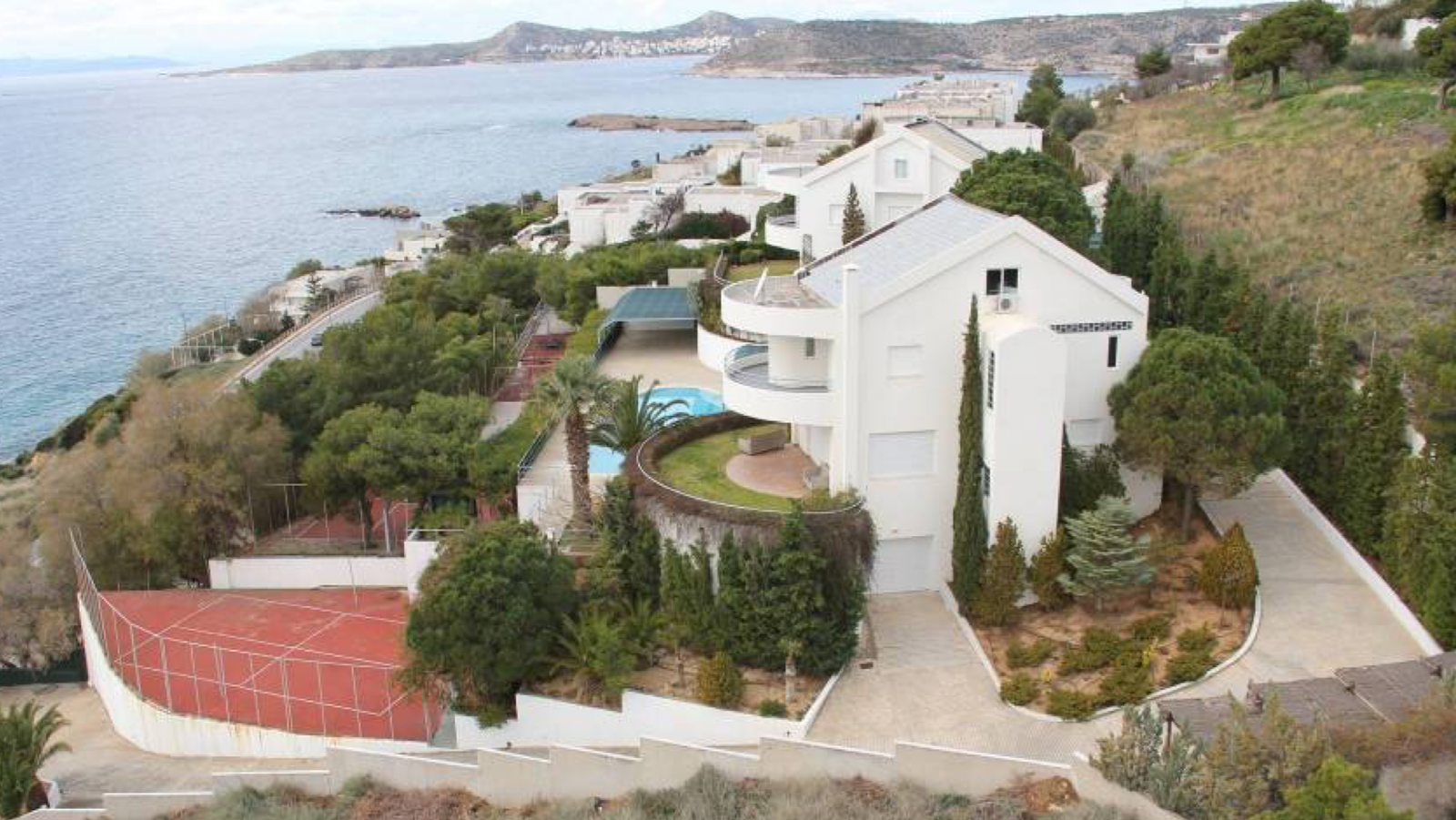 Πωλούνται 2 κατοικίες στο Λαγονήσι