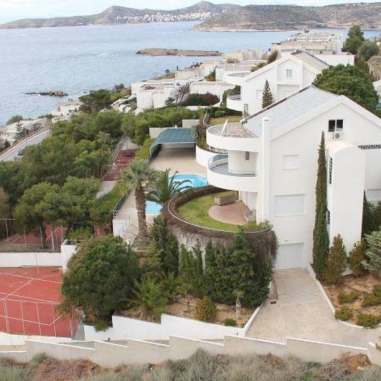 Πωλούνται 2 κατοικίες στο Λαγονήσι